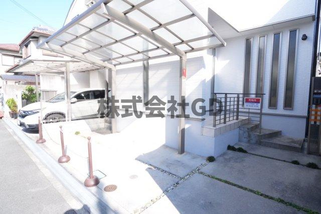 豊中市南桜塚1丁目戸建の駐車場|駐車スペース完備