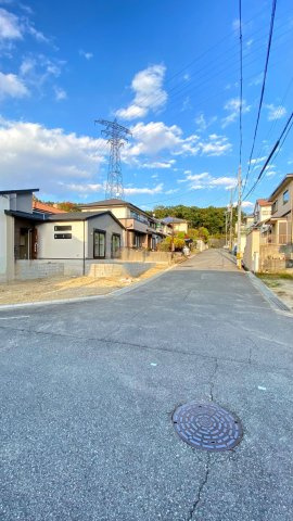 北六甲台2丁目の前面道路含む現地写真