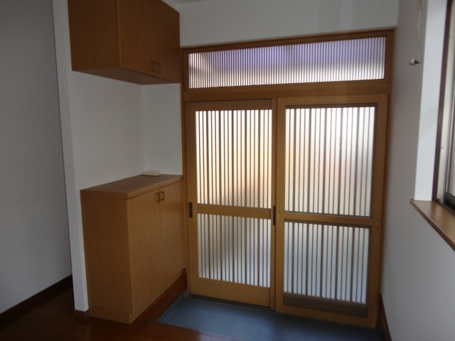 宮山貸家の玄関