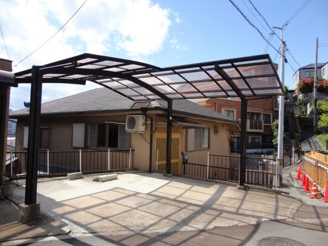 宮山貸家の駐車場