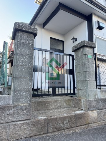 石神貸家のエントランス