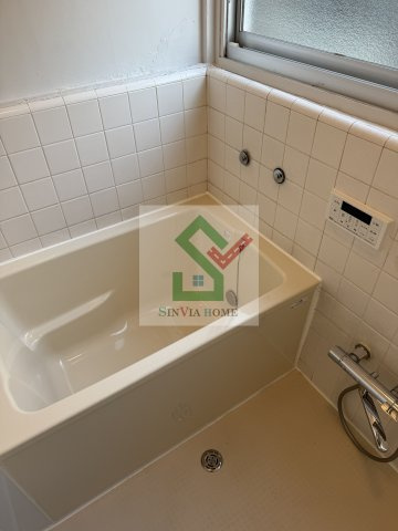 石神貸家の浴室