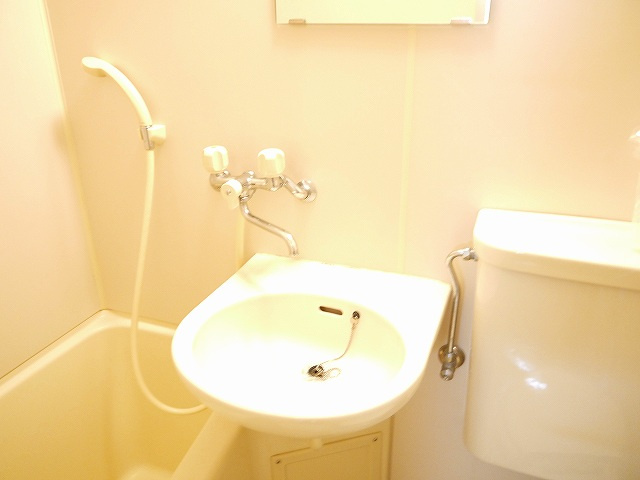 三芳ビルの洗面所|使いやすい洗面所です