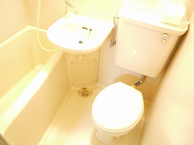 三芳ビルの浴室|お風呂で日々の疲れを落としましょう