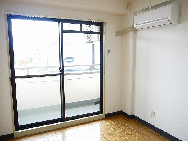 三芳ビルの洋室|きれいな洋室です