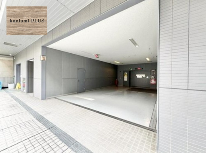 ジオ釣鐘町の駐車場