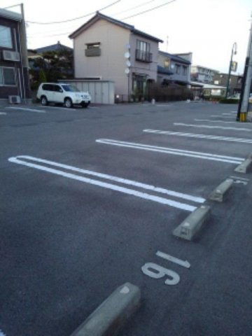 プリマ　クラッセⅢの駐車場