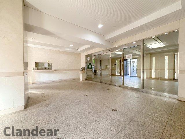 キャッスルマンション亀戸・立花弐番館のロビー|ドキドキの新生活も、安心してスタート。ぴったりの住まいを見つけませんか？クランディアが一緒に住まい選びをサポートします‼　まずは、お気軽にお問合せください　＃クランディア