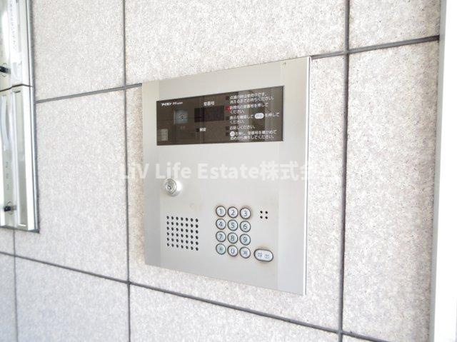 西東京市東伏見６丁目の賃貸マンションのエントランス