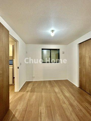 【子供部屋】 | 江戸川区東小岩4丁目新築分譲住宅 | 【子供部屋】お子様を持つ家庭の約6割が「家族や子どものため」に購入を希望。入学後の転校を避け、広い空間でのびのび育てたいなどの親心が、家探しのきっかけになっているようです。