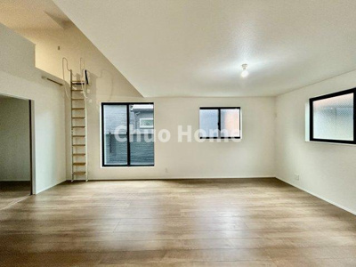 【居間・リビング】 | 江戸川区東小岩4丁目新築分譲住宅 | 【リビングダイニング】一日の中で多くの時間を過すことになるリビングダイニングだからこそ、いつも穏やかな空間であることが必然。爽やかな通風と採光を存分に感じる事が出来る空間です。