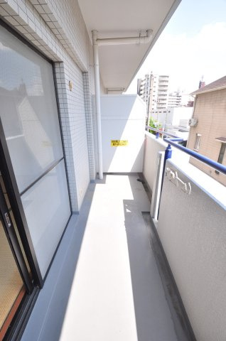 大阪市城東区中央１丁目の賃貸マンションのバルコニー