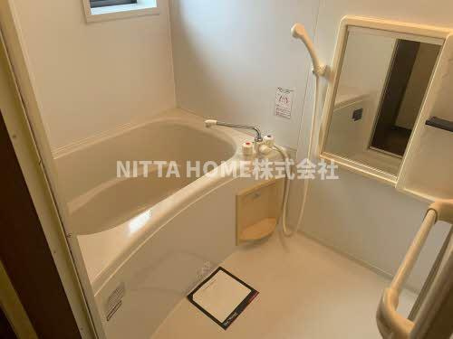 グランシードＡ・Ｂ・Ｃ・Ｄ・Ｅの浴室|窓がついて開放的なバスルーム★