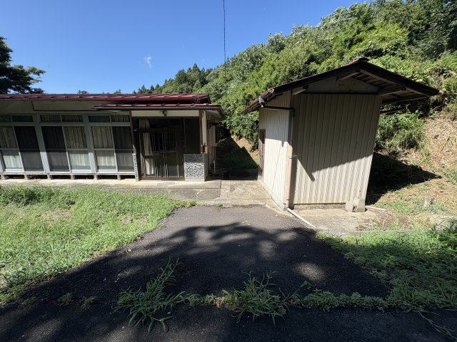 【庭】 | 石越町東郷貸家