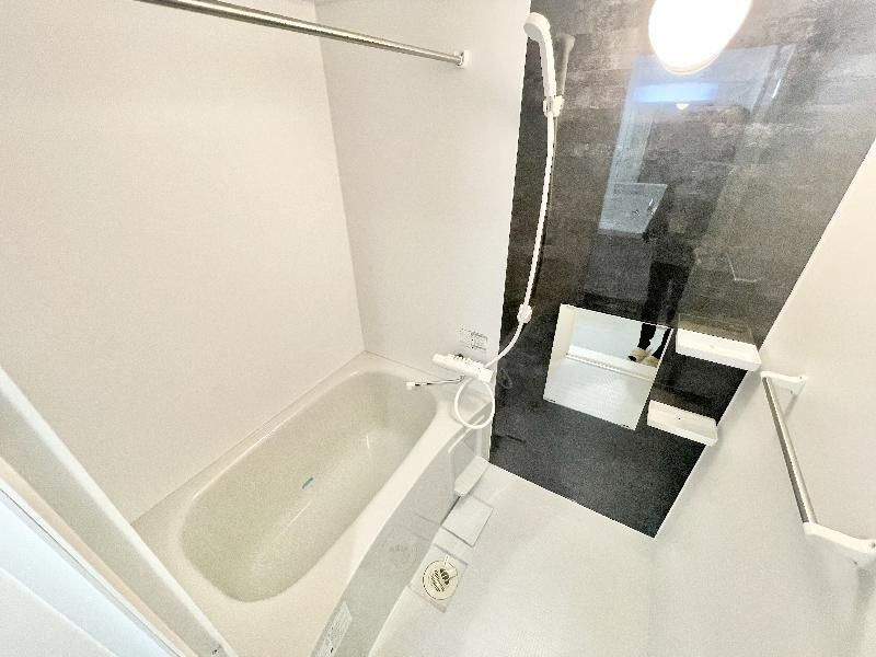 シャンブル高畑 （シャンブルタカバタ）の浴室|コンパクトで使いやすいお風呂です