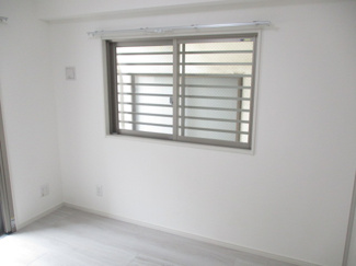 【洋室】 | パーサーズハイム泉崎