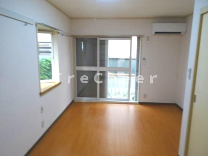 フレグランススリーゼの居間・リビング