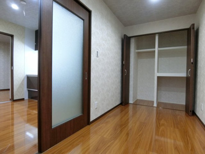 【寝室】 | ジャパン幸ビル