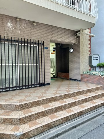 カーサ蔵前のエントランス