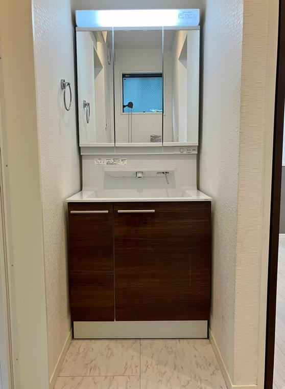 六角橋戸建の洗面所