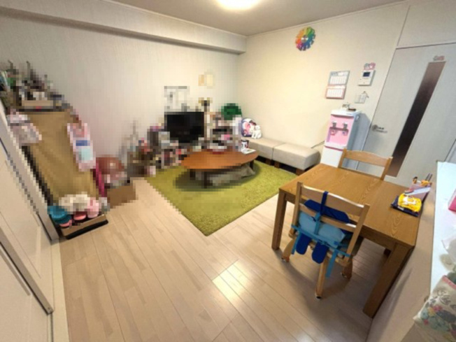 【居間・リビング】 | 新深江サンハイツ　★専用庭付・南向き | 南向きバルコニーです♪