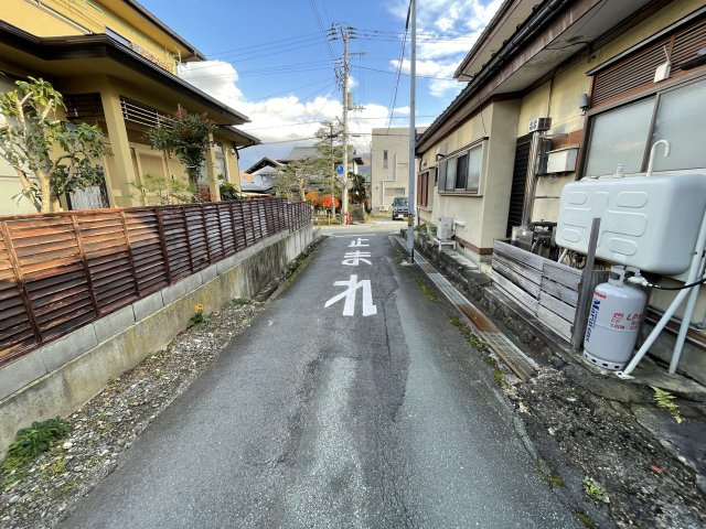 【前面道路含む現地写真】 | 上山市鶴脛町　中古戸建