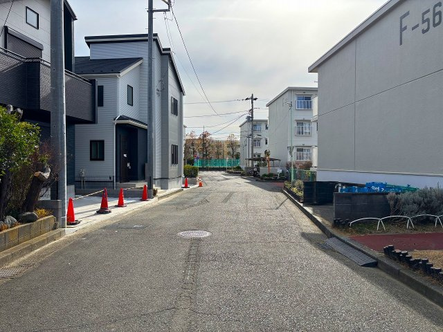 【前面道路含む現地写真】 | □■茅ヶ崎市松が丘2丁目 新築戸建 全2棟【1号棟】■□