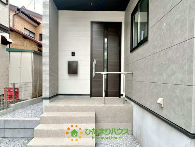 蓮田市馬込11期　新築一戸建て　リガーレの玄関