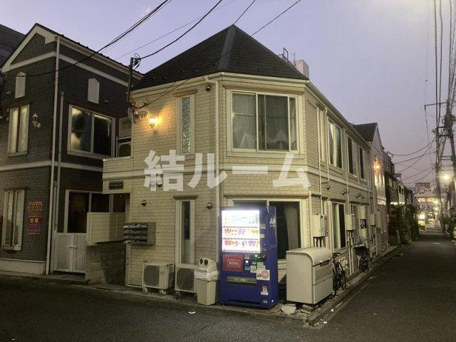 新宿区新宿６丁目のアパート