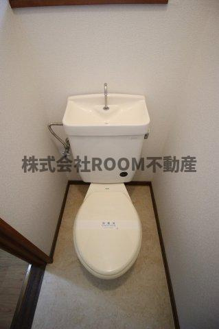 CORPO　PEＡCEのトイレ|落ち着いた色調のトイレです