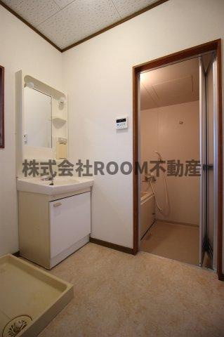 CORPO　PEＡCEの洗面所|脱衣スペースもあります