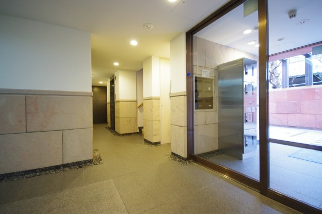 【エントランス】