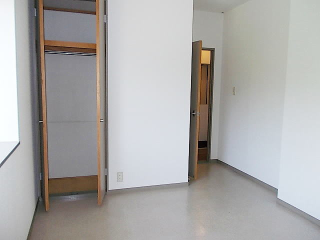 ヴィラ松前台Ａの居間・リビング|居室・リビング