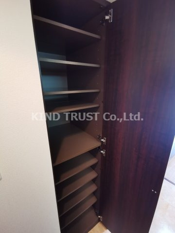 ビエラコート天神橋の玄関|シンプルで使いやすい玄関です