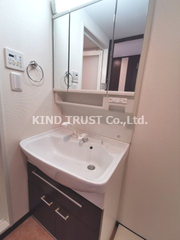 ビエラコート天神橋の洗面所|脱衣スペースもあります