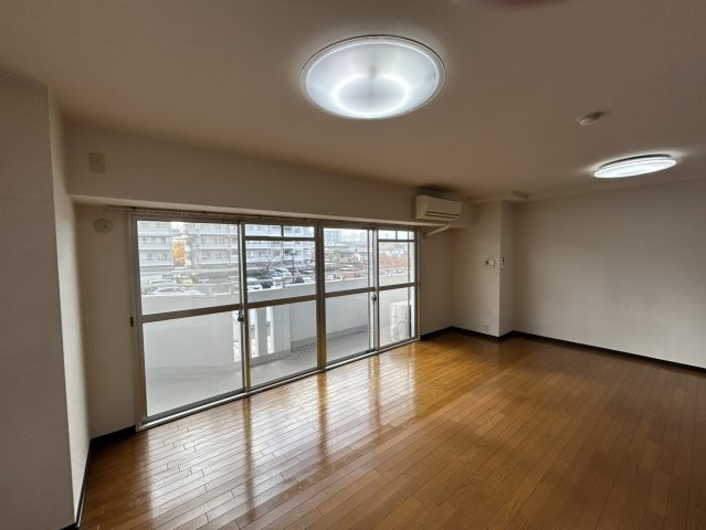 【居間・リビング】