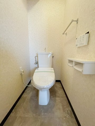 ホワイトボックスPARTIIのトイレ|落ち着いた色調のトイレです