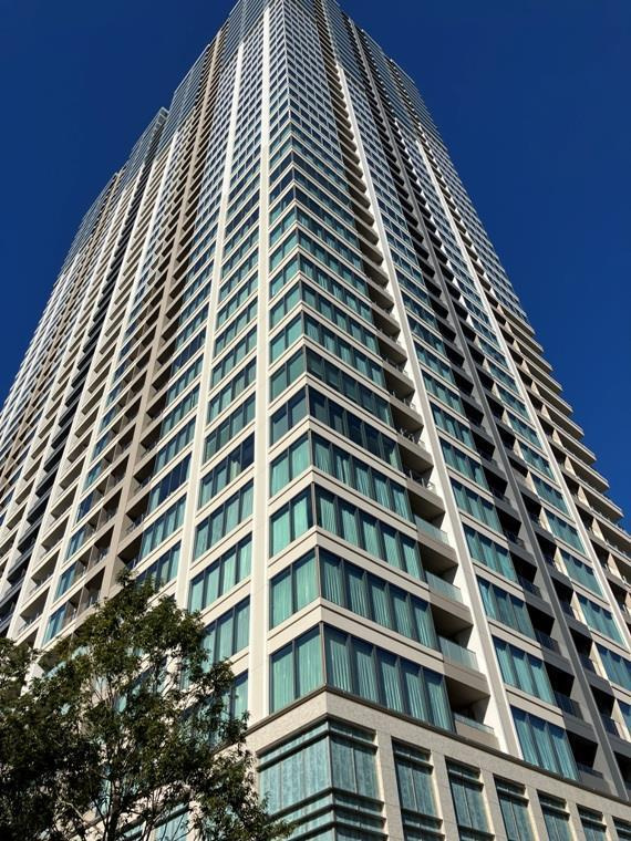 白金ザ・スカイＥ棟の外観