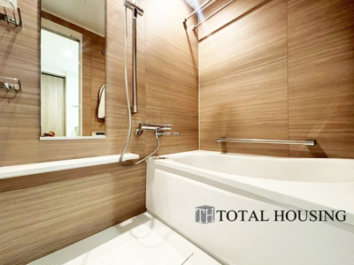 【浴室】 | 神宮前パークマンション | 乾燥機付きの浴室は雨の日でも洗濯物が干せるので、忙しい共働きのご家庭では大活躍です。