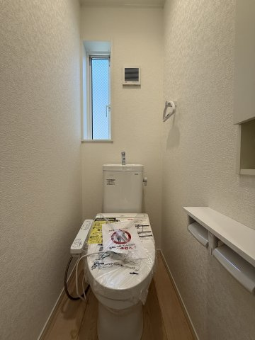 【内装】 | 暖かな便座でカバー要らず！お掃除もサッと拭けて楽々「温水洗浄便座」◎