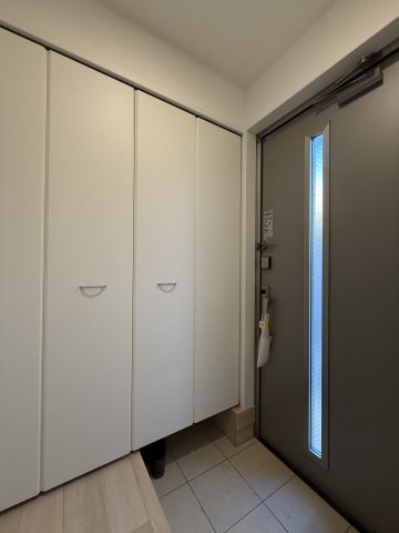 【玄関】 | ご家族の履物が散らかることなく、綺麗に収納できる大容量のシューズBOX付！