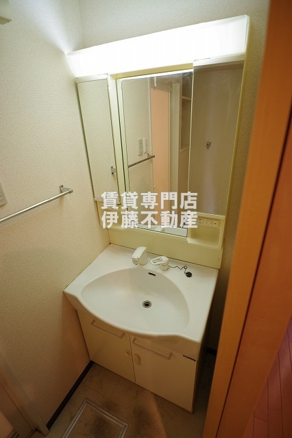 ハピネス天塚の独立洗面台