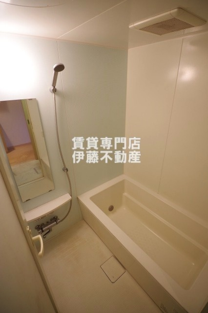 ハピネス天塚の浴室