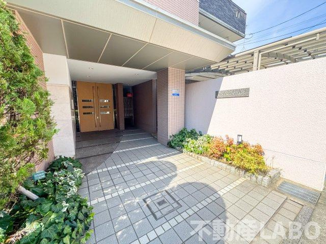 コンフォール平野のロビー