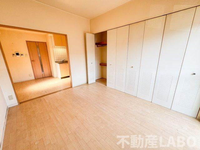 コンフォール平野の居間・リビング