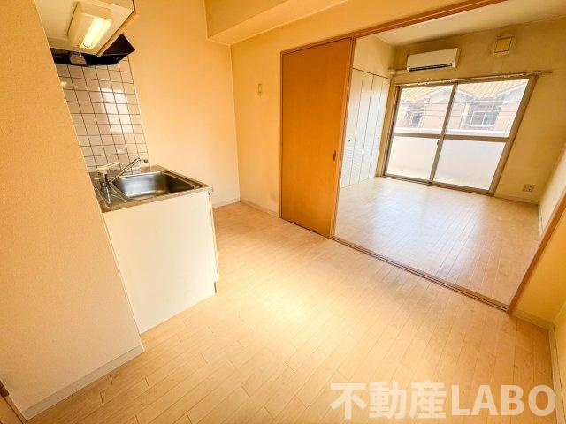 コンフォール平野の内装