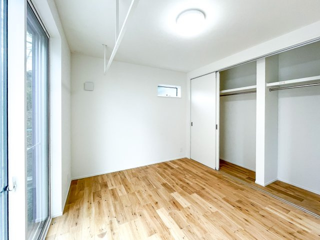 亀山市川合町の洋室