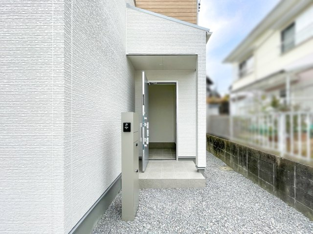 亀山市川合町の玄関