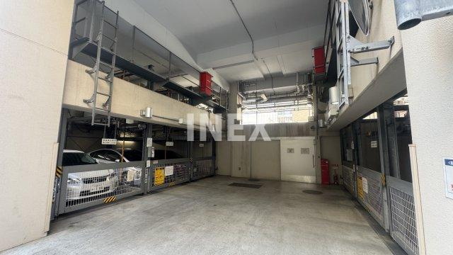 パークアクシス横浜山下町の駐車場