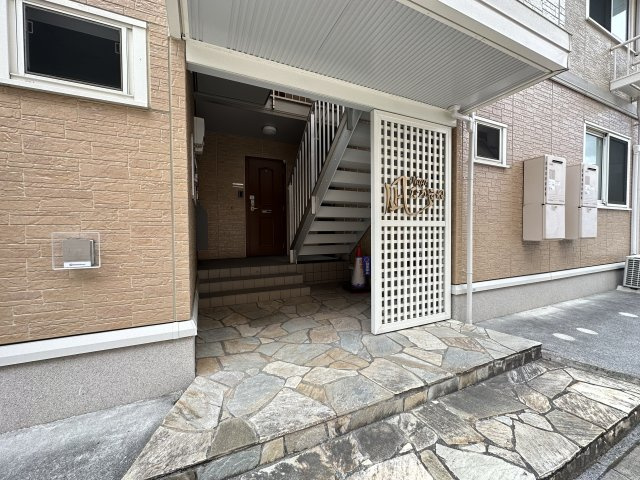 凪たかそねのエントランス